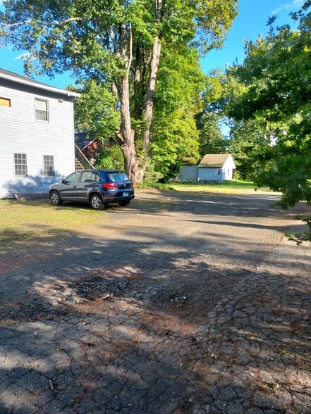 More Photos Of 329 Kent Rd, New Milford Apartments For Sale