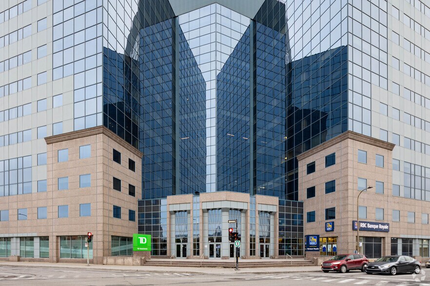 More Photos Of 110 Boul Crémazie O, Montréal Office For Lease