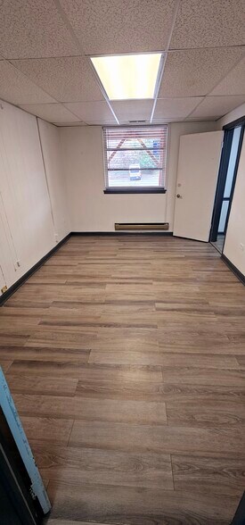 More Photos Of 318 S South St, Gastonia Office For Sale