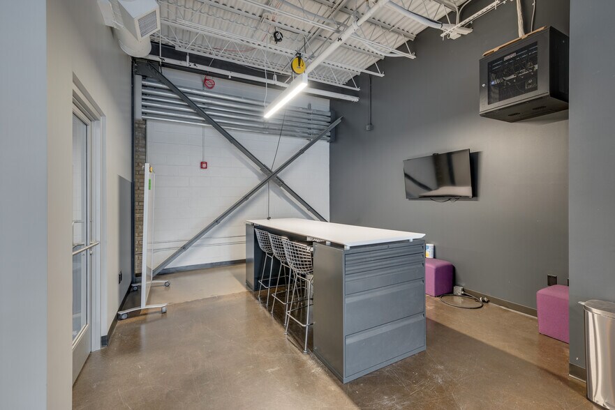 More Photos Of 613 Ewing Ave, Nashville Loft Creative Space For Lease