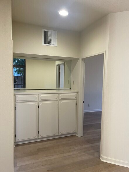 More Photos Of 96 W Campbell Ave, Campbell Office For Lease