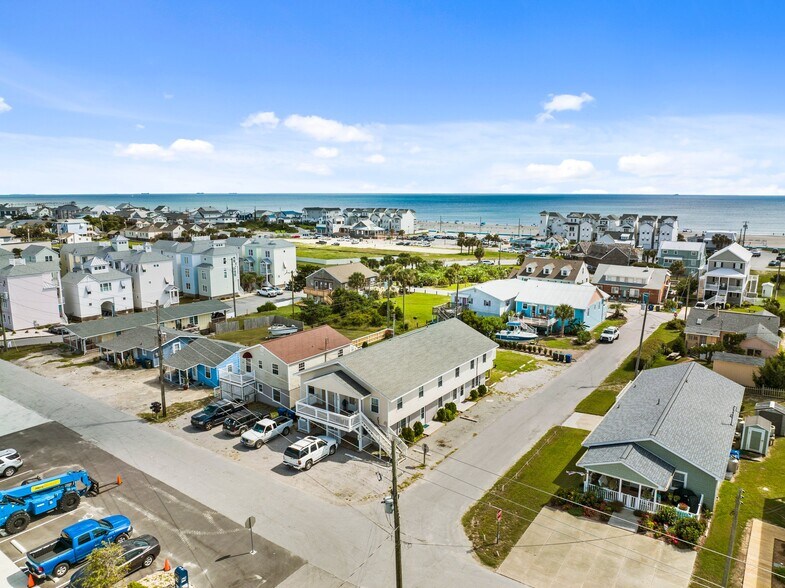 More Photos Of 119 W Bogue Blvd, Atlantic Beach Apartments For Sale