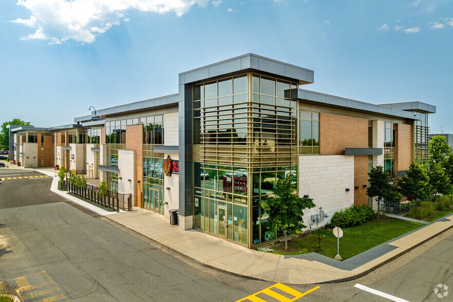 Primary Photo Of 500 Rue D'avaugour, Boucherville Storefront Retail Office For Lease