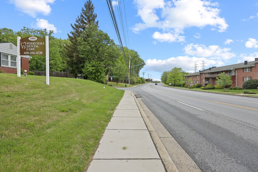 More Photos Of 3904 E Joppa Rd, Nottingham Flex For Sale