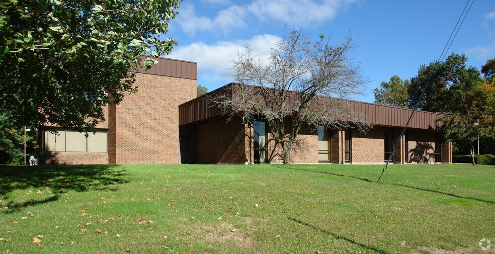 More Photos Of 220 Farmington Ave, Farmington Office For Lease