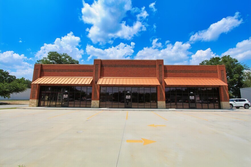Primary Photo Of 821 2nd Loop Rd, Florence General Retail For Lease