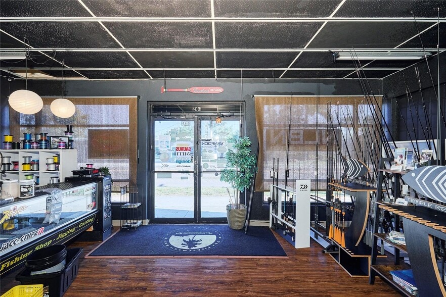 More Photos Of 1834 14th St, Bradenton Freestanding For Sale