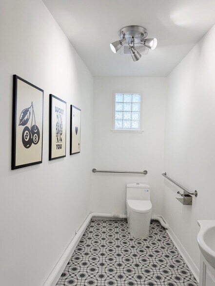 More Photos Of 6819 West Blvd, Inglewood Warehouse For Lease