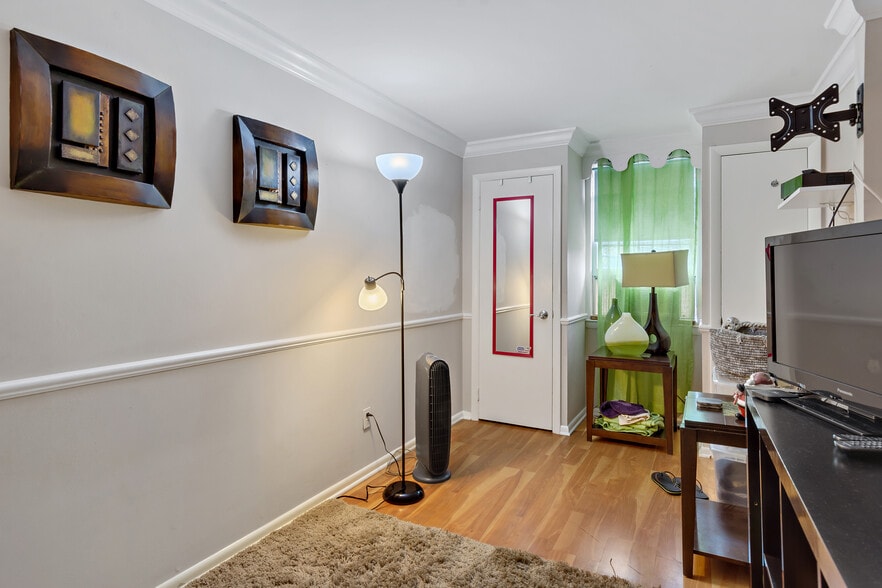 More Photos Of 180 Madison Ave, Port Chester Office For Sale