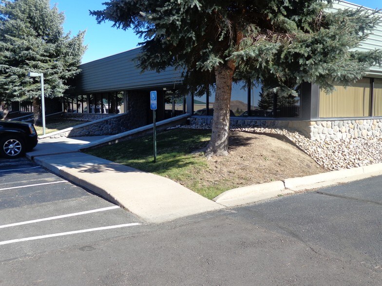 More Photos Of 680 Atchison Way, Castle Rock Flex For Lease