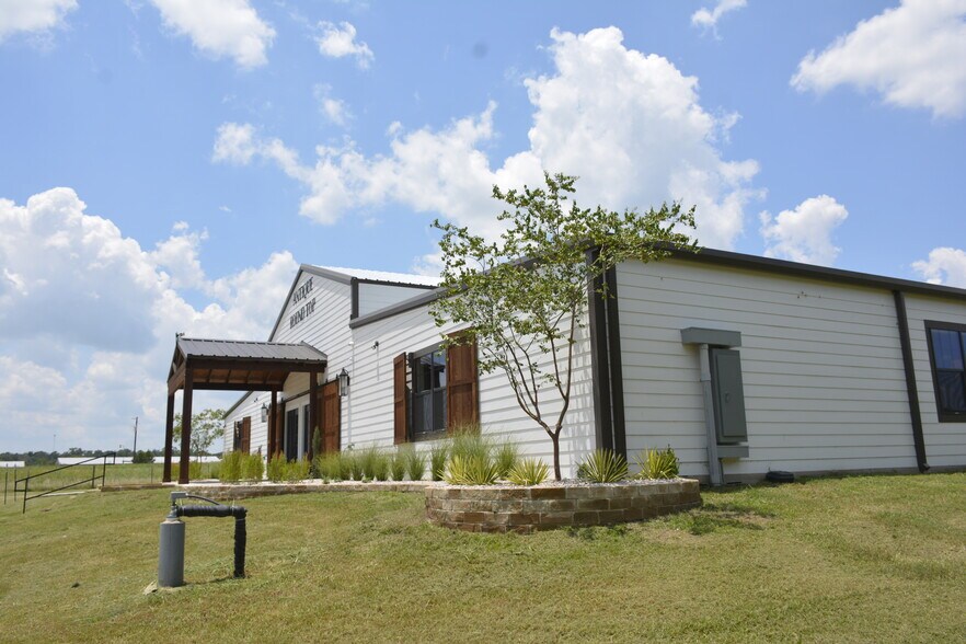 More Photos Of 2260 Texas 237, Round Top Warehouse For Lease