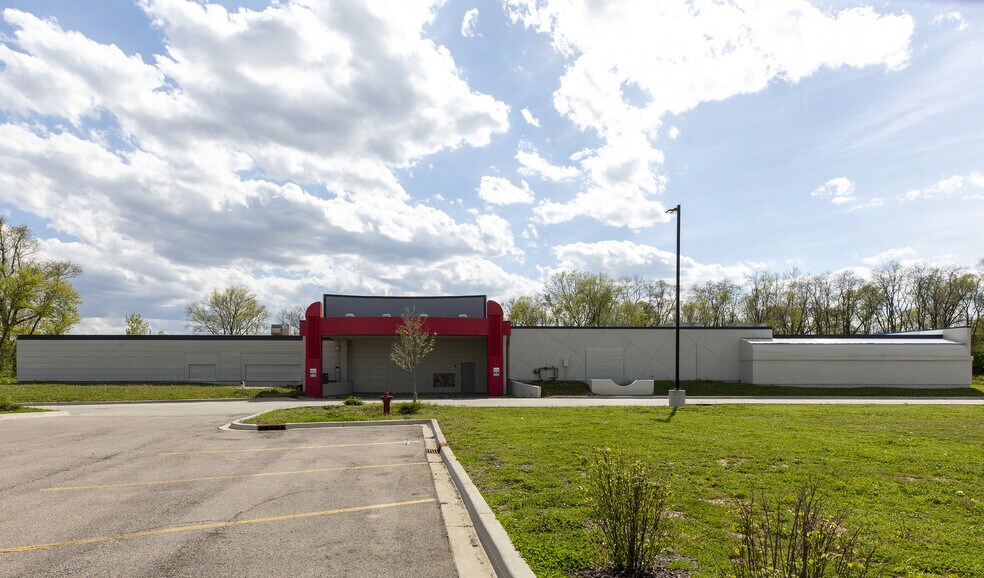 More Photos Of 2075 Algonquin Rd, Algonquin Bowling Alley For Sale