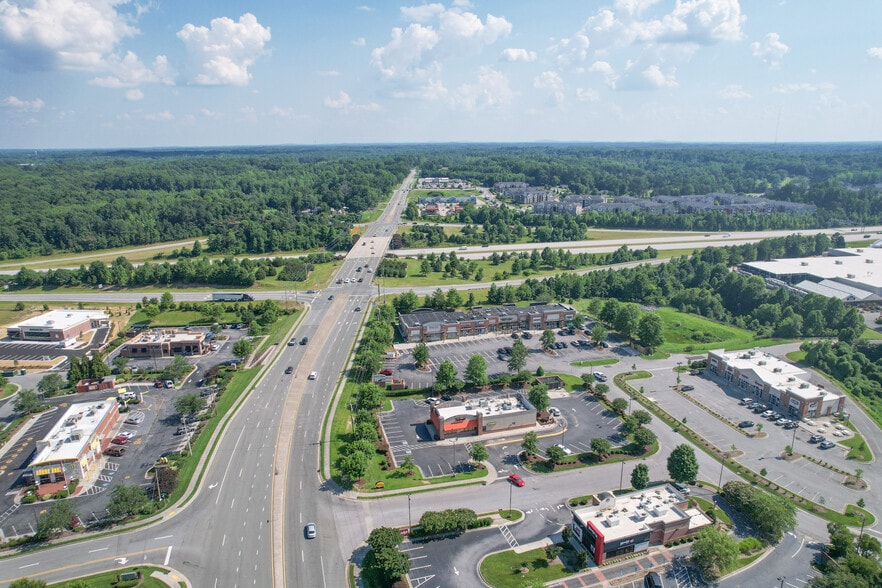 More Photos Of 3711 Elmsley Ct, Greensboro Storefront Retail Office For Lease