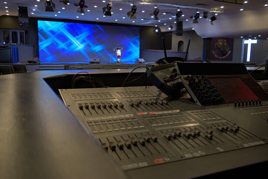 More Photos Of 341 Long Island Ave, Holtsville Religious Facility For Lease