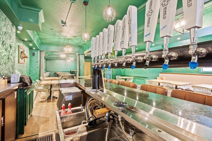 More Photos Of 21 Celina St, Oshawa Restaurant For Sale