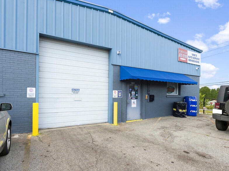 More Photos Of 2109 Spartanburg Hwy, East Flat Rock Industrial For Lease