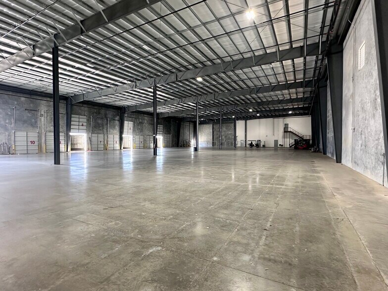 More Photos Of 127 Blue Ridge Pky, Laredo Truck Terminal For Lease