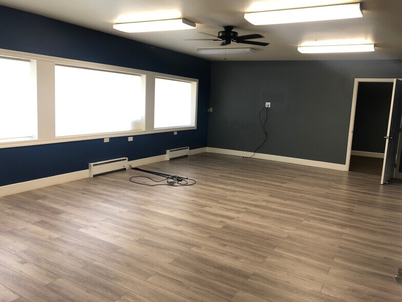 More Photos Of 2007 Freedom Blvd, Freedom Office For Sale