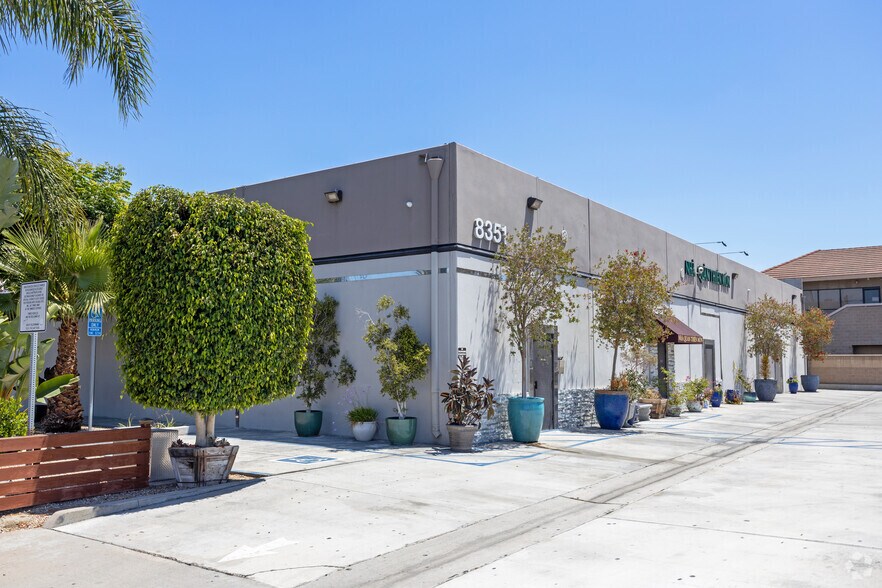 More Photos Of 8351 Katella Ave, Stanton Showroom For Sale