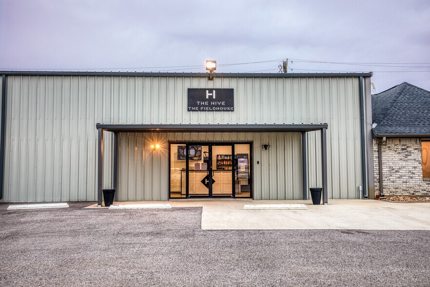 More Photos Of 2762 State Highway 21 E, Caldwell Warehouse For Lease