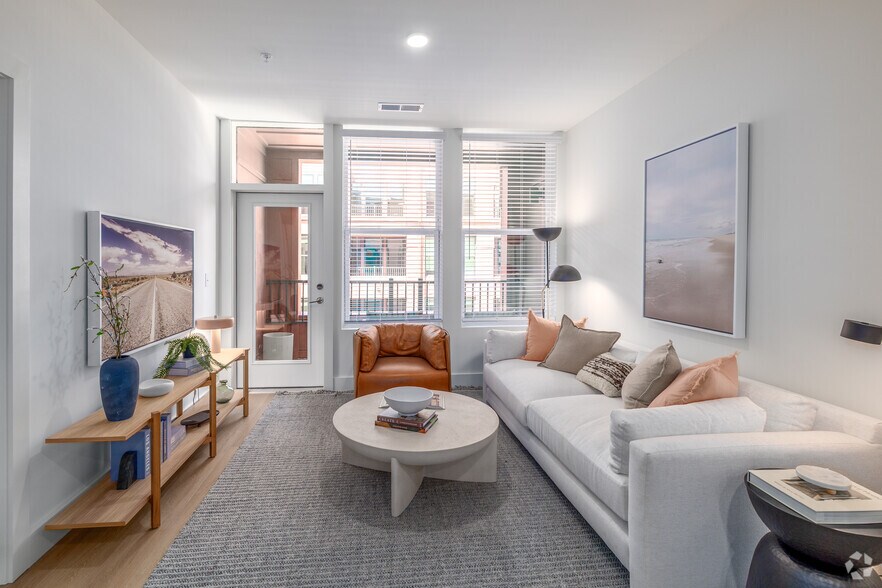 More Photos Of 300 E 36th St, Charlotte Apartments For Lease