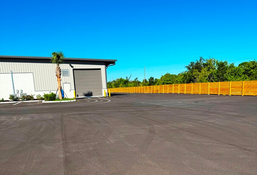 More Photos Of 28080 Merchantile Ave, Punta Gorda Warehouse For Sale