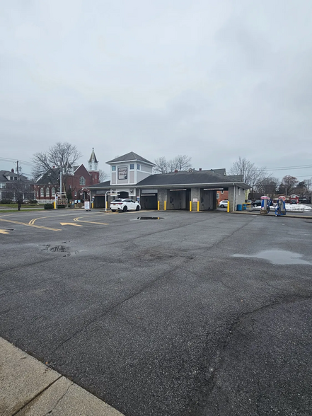 Primary Photo Of 316 W Liberty St, Rome Carwash For Sale