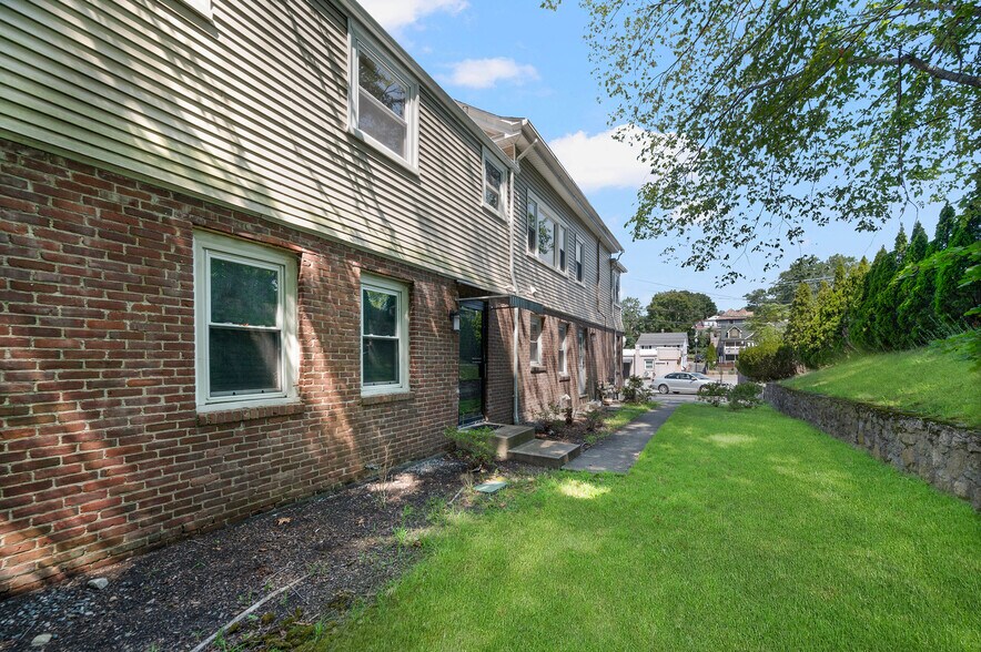 More Photos Of 15 Thomas St, North Providence Freestanding For Sale