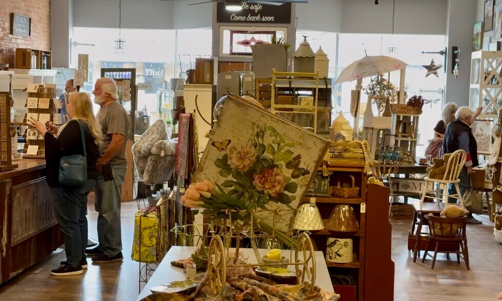 More Photos Of 111 W Main St, Florence Storefront For Sale