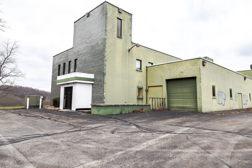 More Photos Of 520 Pleasant Valley Rd, Trafford Office For Sale