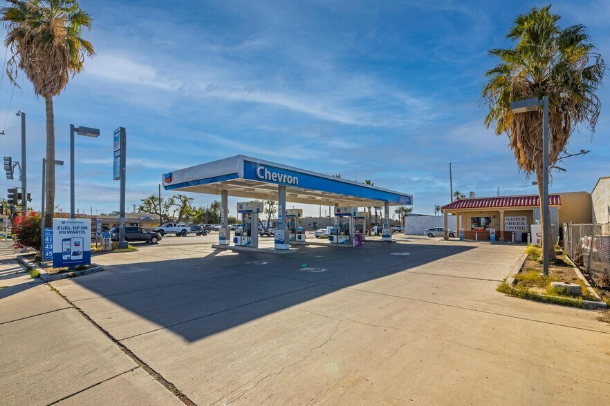 More Photos Of 977 Main St, Brawley General Retail For Sale