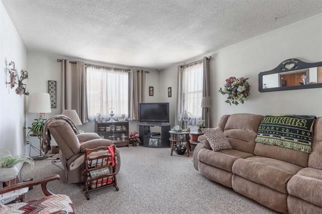 More Photos Of 401-405 S Central Ave, Marshfield Storefront For Sale