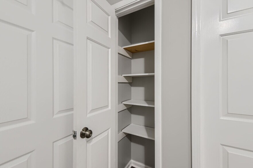 More Photos Of 8537 Pineland Dr, Jonesboro Apartments For Sale