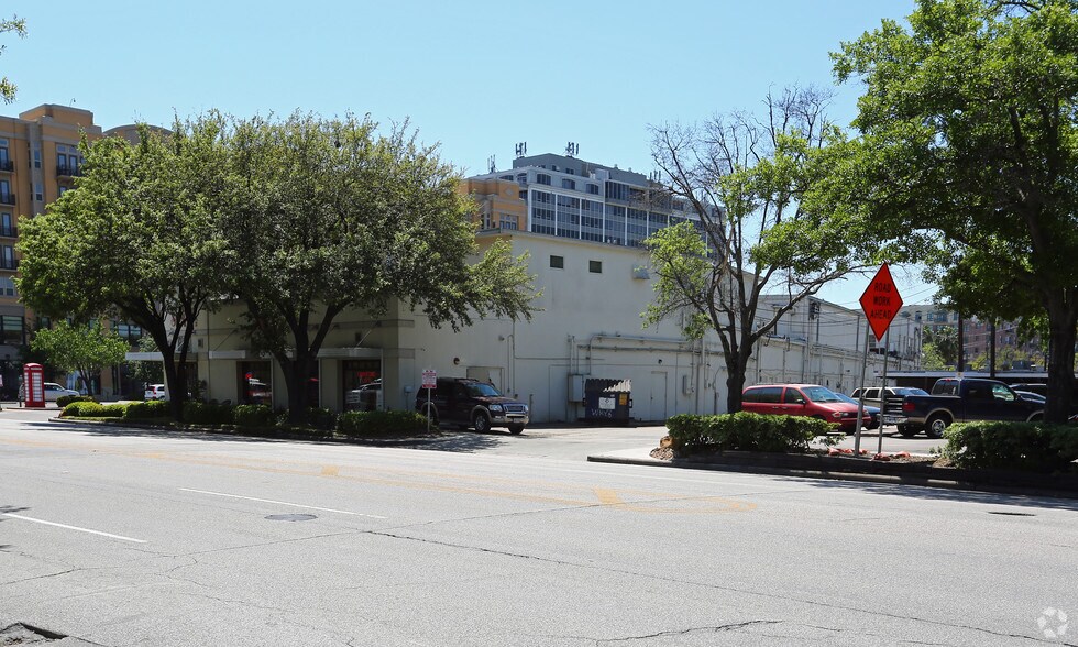 More Photos Of 2604-2630 Westheimer Rd, Houston Unknown For Lease
