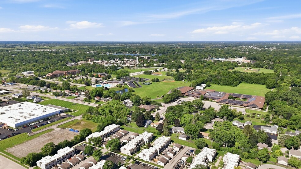 More Photos Of 34112 N Barron Blvd, Grayslake Flex For Sale