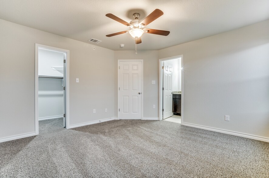 More Photos Of 16910 Dancing Ava, Selma Multifamily For Sale