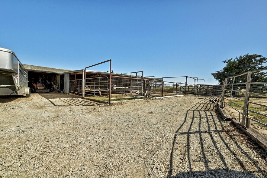 More Photos Of 9806 Schmidt Ln, Manor Land For Sale
