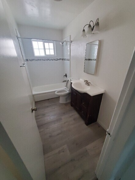 More Photos Of 1814 Grismer Ave, Burbank Apartments For Sale