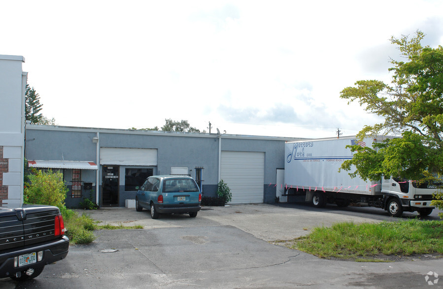 Primary Photo Of 3400 NE 6th Ter, Pompano Beach Warehouse For Lease