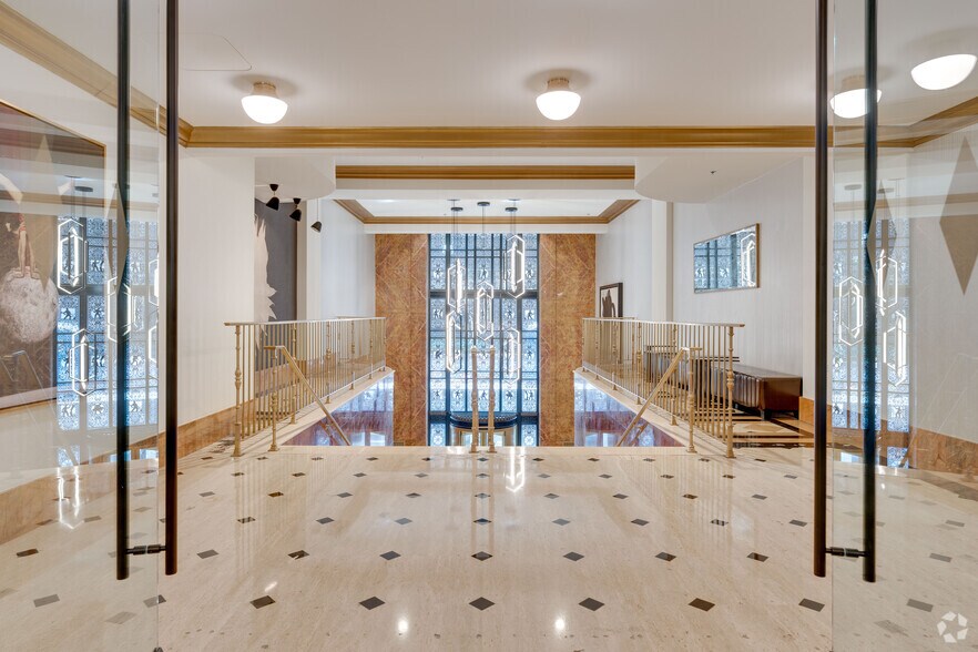 More Photos Of 182 W Lake St, Chicago Apartments For Lease