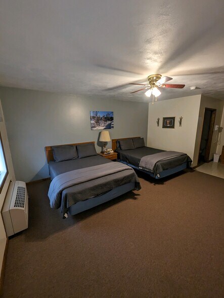 More Photos Of 32600 N State Route 44, Slate Run Hotel For Sale