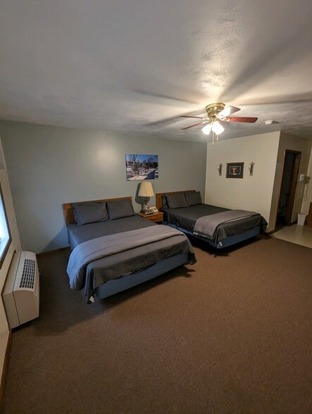 More Photos Of 32600 N State Route 44, Slate Run Hotel For Sale