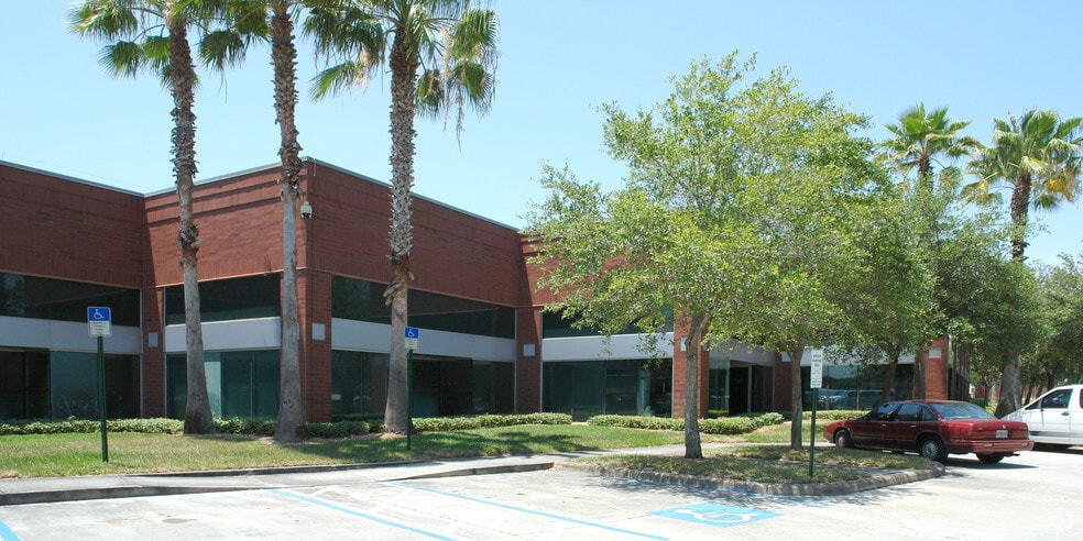 More Photos Of 7920 Woodland Center Blvd, Tampa Flex For Sale