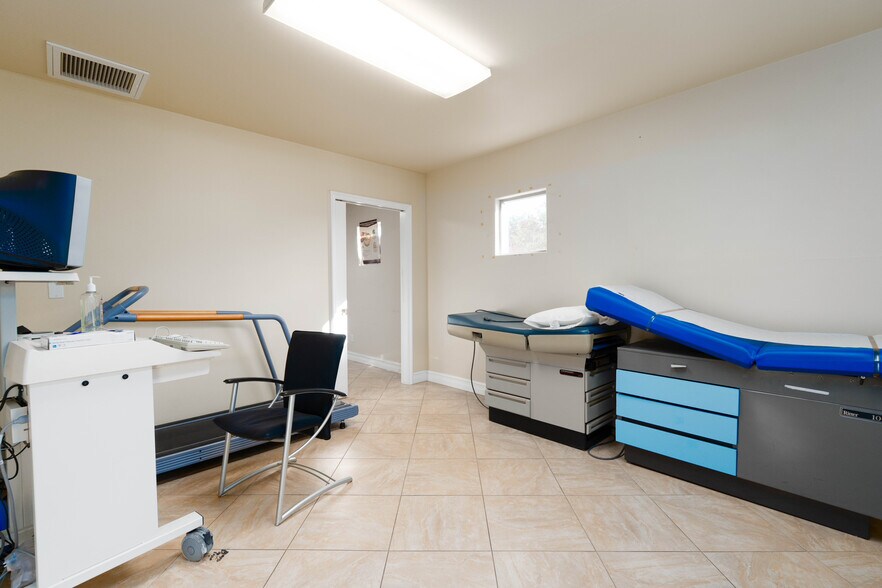 More Photos Of 4206 44th St, San Diego Healthcare For Sale