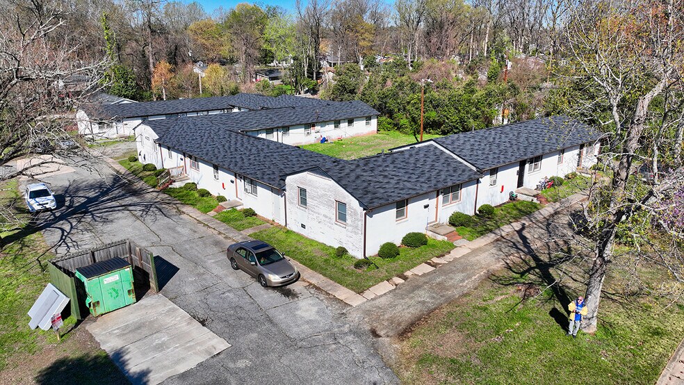 Primary Photo Of 400 Berryman St, Greensboro Apartments For Sale