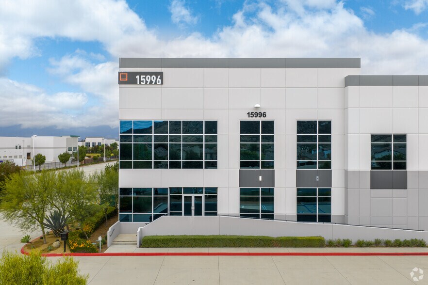 More Photos Of 15996 Jurupa Ave, Fontana Distribution For Lease