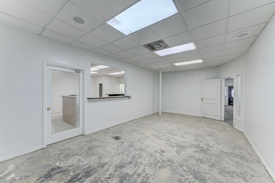More Photos Of 14721 Pebble Bend Dr, Houston Medical For Lease