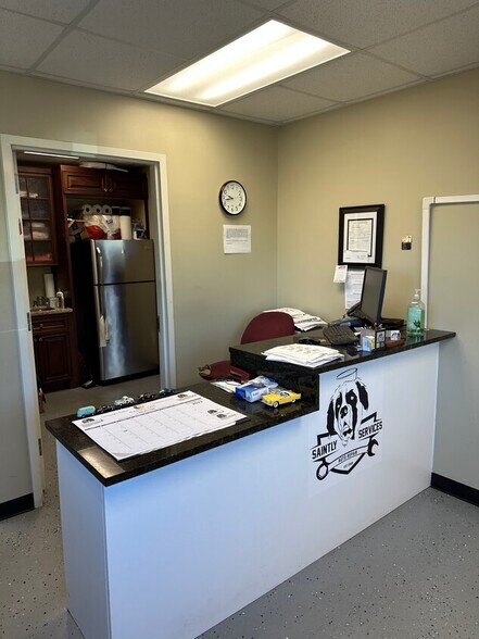 More Photos Of 5721 Wellington Rd, Gainesville Service For Sale