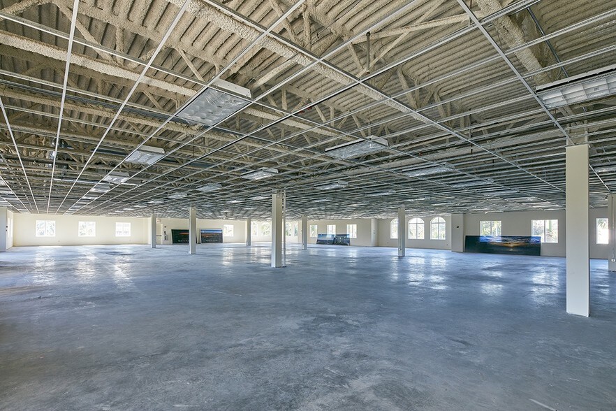 More Photos Of 3801-3901 Design Center Dr, Palm Beach Gardens Office For Lease