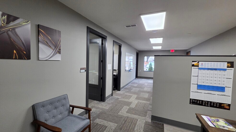 More Photos Of 1450 Triad Center Dr, Saint Peters Office For Lease